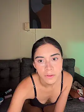 Snapshot of Miia_moonn chatting on March 1, 2026, 1:16 am Miia moonn online show from March 1, 2026, 1:16 am