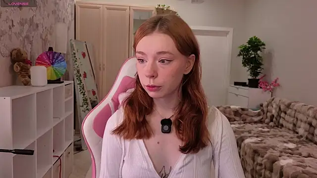 Snapshot of eva_aria chatting on July 8, 2026, 4:35 am eva aria online show from July 8, 2026, 4:35 am