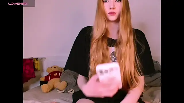  Milana Sparkl75  online show from February 12, 2026, 8:08 pm