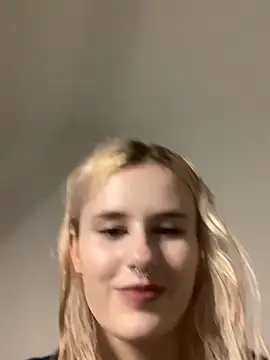 Snapshot of MilaElin chatting on November 25, 2025, 3:23 pm MilaElin online show from November 25, 2025, 3:23 pm