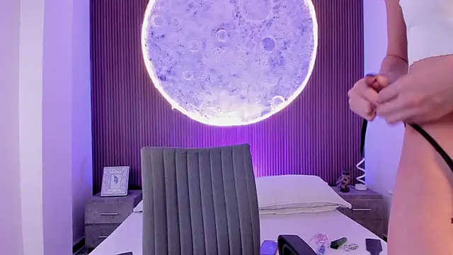 IvannaVolk  online show from December 20, 2025, 4:48 am