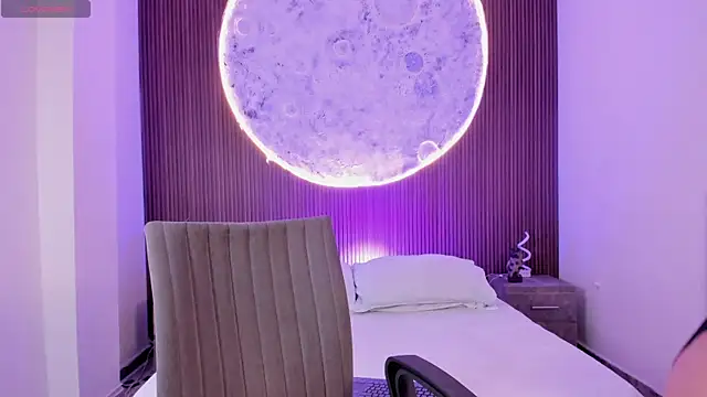 IvannaVolk  online show from December 18, 2025, 5:01 am