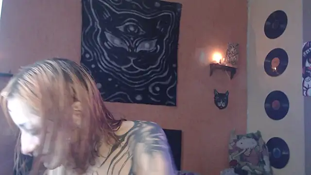 Layla quinn online show from June 26, 2026, 1:39 pm