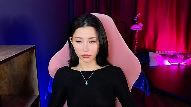 Snapshot of RedMidnight chatting on April 29, 2026, 8:15 pm RedMidnight online show from April 29, 2026, 8:15 pm