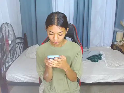 Snapshot of SamaraMillers chatting on December 20, 2025, 10:29 am SamaraMillers online show from December 20, 2025, 10:29 am