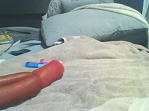 xxxenzo1 online show from November 1, 2025, 2:51 am