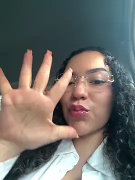 VictoriaaRose online show from April 29, 2026, 9:43 pm