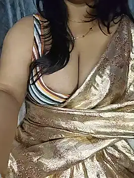 Snapshot of Curvy_Pooja chatting on June 20, 2026, 5:51 pm Curvy Pooja online show from June 20, 2026, 5:51 pm