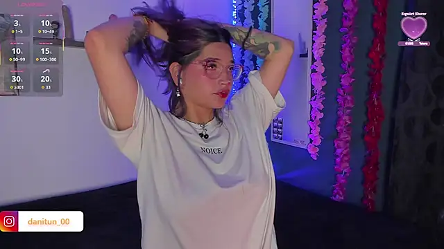 Snapshot of Destiny__14 chatting on February 5, 2026, 5:03 am Destiny 14 online show from February 5, 2026, 5:03 am