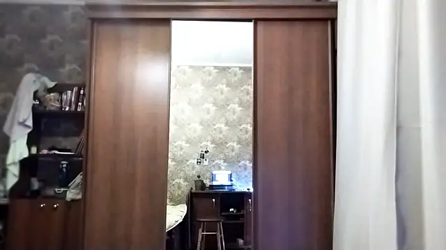 Snapshot of ArianeRandy chatting on December 14, 2025, 9:04 am ArianeRandy online show from December 14, 2025, 9:04 am