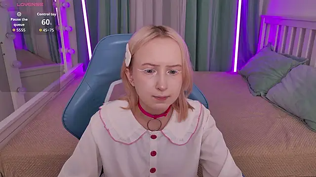 Snapshot of _Babyface_ chatting on December 2, 2025, 1:24 pm Babyface online show from December 2, 2025, 1:24 pm