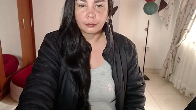 Snapshot of vivian-milf chatting on January 6, 2026, 12:20 pm vivian-milf online show from January 6, 2026, 12:20 pm