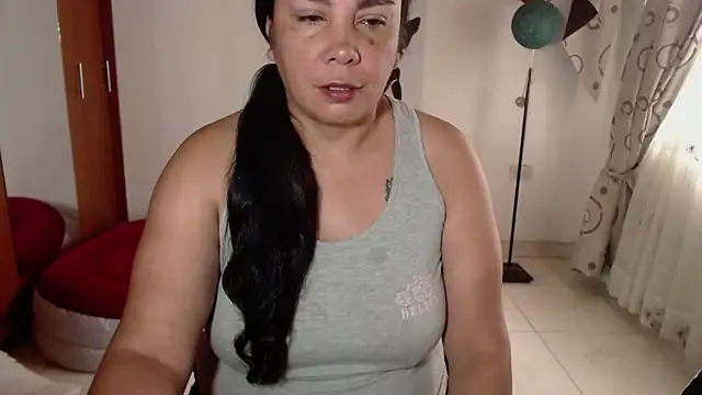 vivian-milf online show from January 17, 2026, 2:09 pm