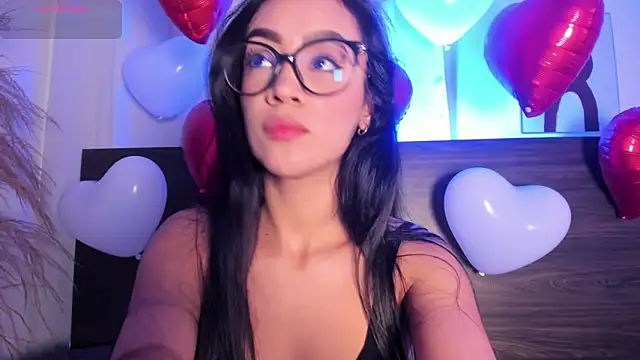 Klohewilliams  online show from February 13, 2026, 12:49 pm