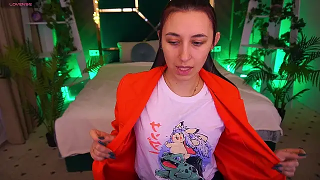 RoxieRay online show from February 15, 2026, 2:38 pm