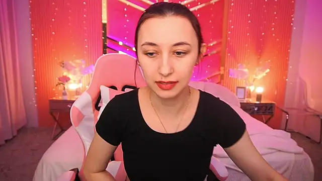 RoxieRay online show from February 13, 2026, 9:42 am