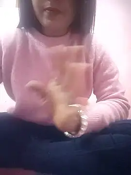 Snapshot of Juliekhan_98 chatting on January 10, 2026, 5:30 pm Juliekhan 98 online show from January 10, 2026, 5:30 pm