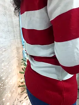 Snapshot of Juliekhan_98 chatting on January 6, 2026, 6:17 am Juliekhan 98 online show from January 6, 2026, 6:17 am