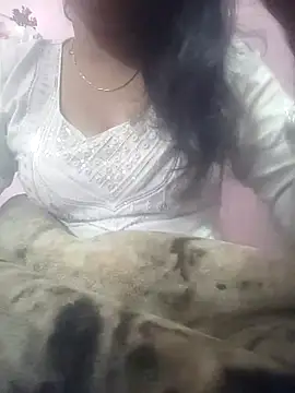 Snapshot of Juliekhan_98 chatting on January 8, 2026, 9:37 am Juliekhan 98 online show from January 8, 2026, 9:37 am