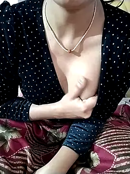 Snapshot of RASHMI_SHARMA9 chatting on January 7, 2026, 5:07 pm RASHMI SHARMA9 online show from January 7, 2026, 5:07 pm