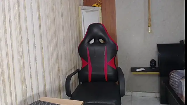 kim curlyy online show from March 11, 2026, 1:27 pm