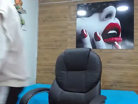 Snapshot of Michaelkoiv chatting on December 5, 2025, 12:26 pm Michaelkoiv online show from December 5, 2025, 12:26 pm