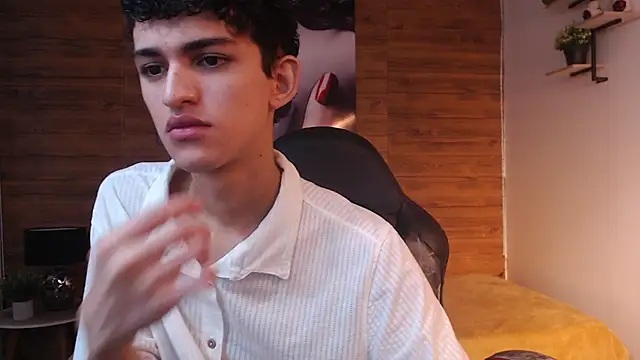 Snapshot of Michaelkoiv chatting on January 13, 2026, 12:31 pm Michaelkoiv online show from January 13, 2026, 12:31 pm