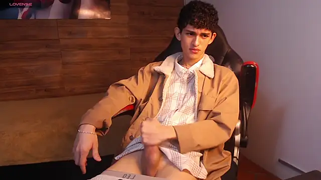 Snapshot of Michaelkoiv chatting on January 15, 2026, 12:30 pm Michaelkoiv online show from January 15, 2026, 12:30 pm