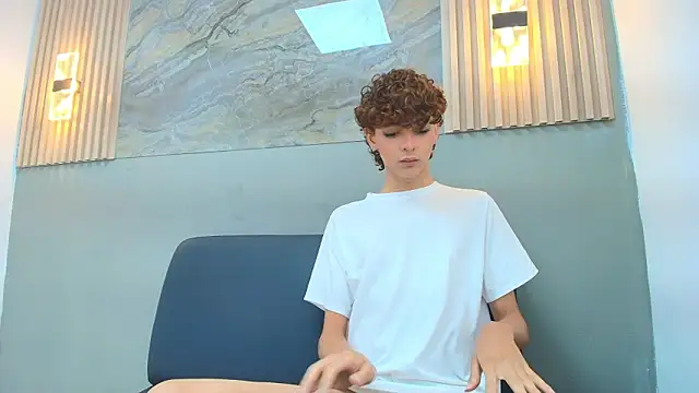 Snapshot of CRISS_ALLEN1 chatting on February 15, 2026, 1:21 pm CRISS ALLEN1 online show from February 15, 2026, 1:21 pm