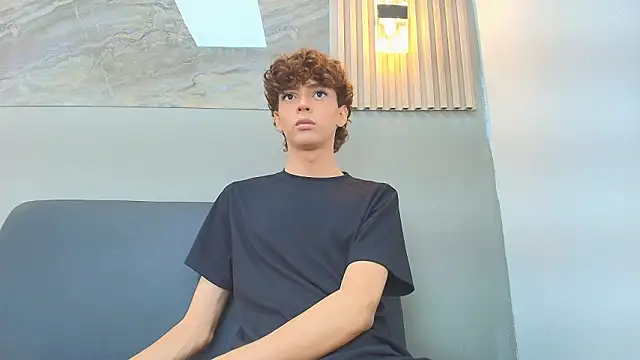 Snapshot of CRISS_ALLEN1 chatting on February 5, 2026, 12:45 pm CRISS ALLEN1 online show from February 5, 2026, 12:45 pm