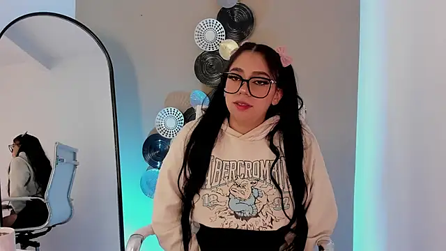 Snapshot of luna_cute__ chatting on December 18, 2025, 12:53 pm luna cute online show from December 18, 2025, 12:53 pm