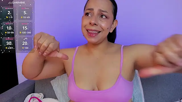 jimena chic1 online show from June 14, 2026, 7:37 pm
