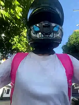 Snapshot of ZafiraNavarro chatting on January 7, 2026, 12:32 pm ZafiraNavarro online show from January 7, 2026, 12:32 pm