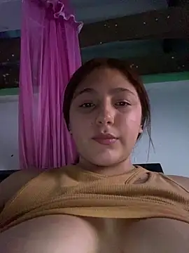 Snapshot of Emily_milk_1 chatting on February 14, 2026, 4:34 am Emily milk 1 online show from February 14, 2026, 4:34 am