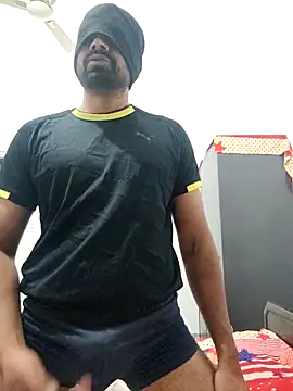 Amit22122 online show from December 5, 2025, 4:11 am