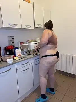 bea french curvy online show from March 10, 2026, 9:19 pm