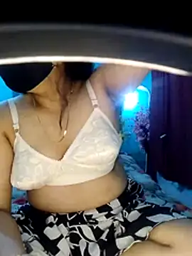 priya2098 online show from July 7, 2026, 6:55 pm