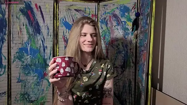 Adell Love online show from April 17, 2026, 7:38 pm