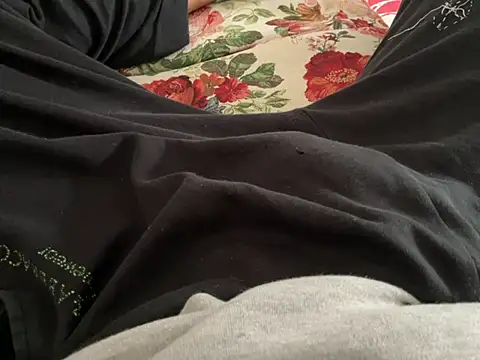 Snapshot of erdestruttor18 chatting on February 26, 2026, 7:52 am erdestruttor18 online show from February 26, 2026, 7:52 am