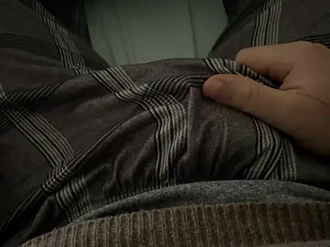 Snapshot of erdestruttor18 chatting on February 4, 2026, 10:21 am erdestruttor18 online show from February 4, 2026, 10:21 am