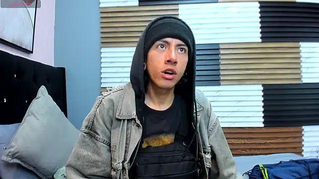 Snapshot of LiamShelby chatting on December 21, 2025, 3:19 am LiamShelby online show from December 21, 2025, 3:19 am