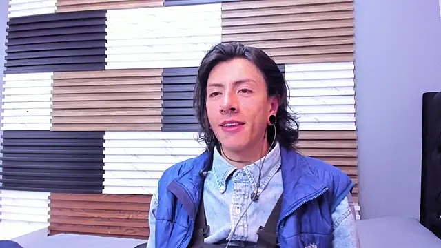 Snapshot of LiamShelby chatting on December 17, 2025, 3:11 am LiamShelby online show from December 17, 2025, 3:11 am