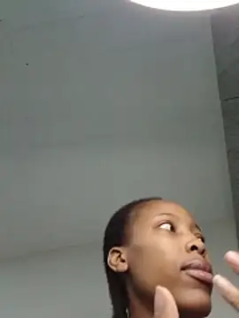 MsParisSmith online show from November 29, 2025, 1:33 pm