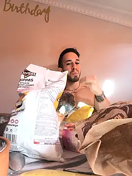 Snapshot of hazarcannn chatting on February 23, 2026, 12:28 pm hazarcannn online show from February 23, 2026, 12:28 pm