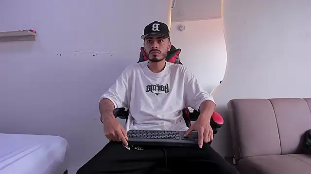 MatthewCullen online show from February 2, 2026, 8:41 pm