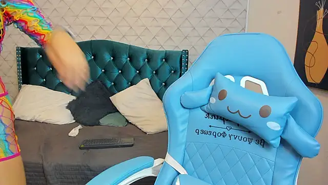 Valery jame online show from February 4, 2026, 8:04 pm