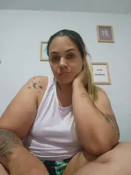LoreinnFox online show from June 2, 2026, 3:28 am