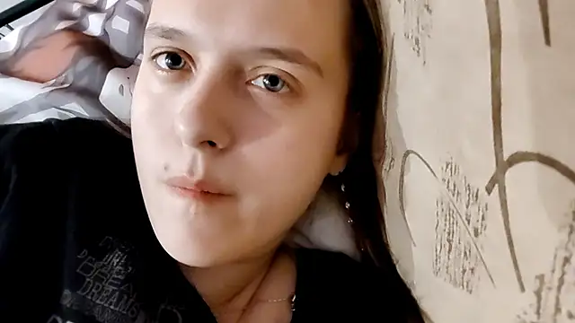 SophieHazely online show from December 17, 2025, 10:20 am