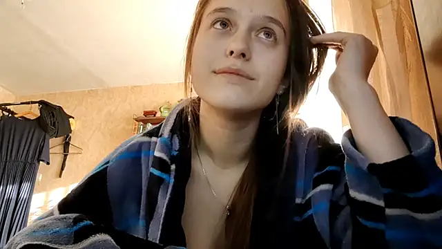 SophieHazely online show from December 4, 2025, 1:15 am