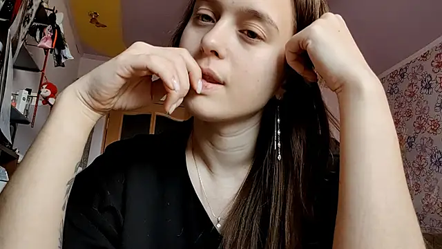 SophieHazely online show from December 2, 2025, 1:28 am